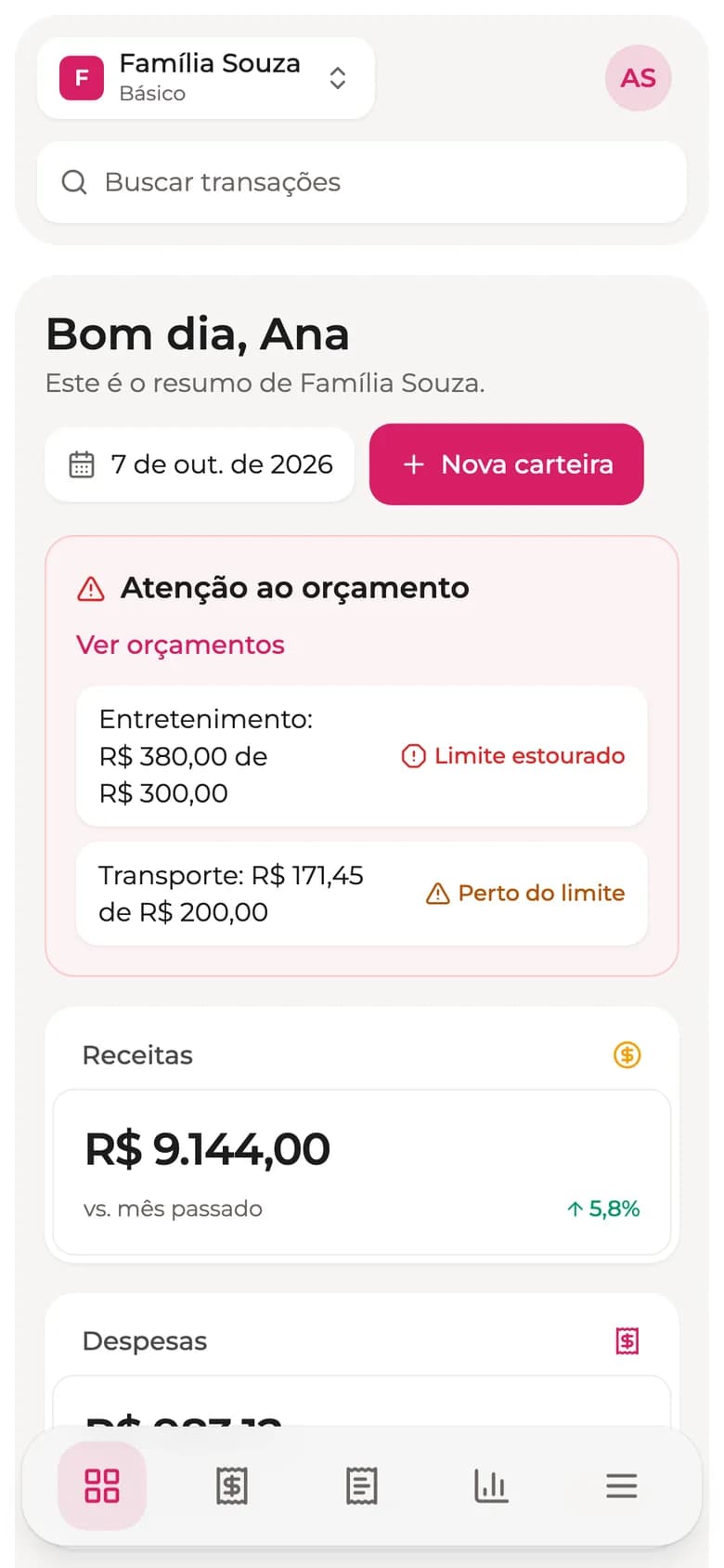 Tela real do Easy Finance no celular: painel da Família Souza com a barra de navegação no rodapé